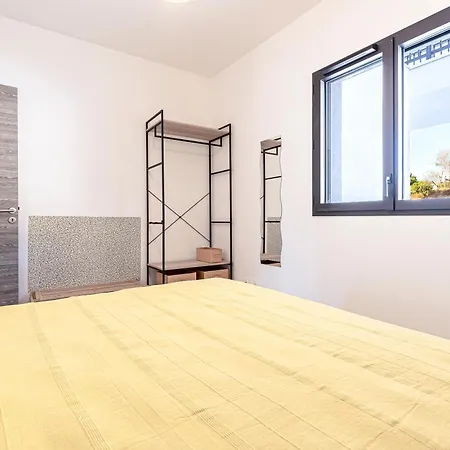 Apartment A Nepita - 150m De La *