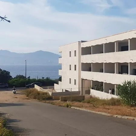 A Nepita - 150m De La