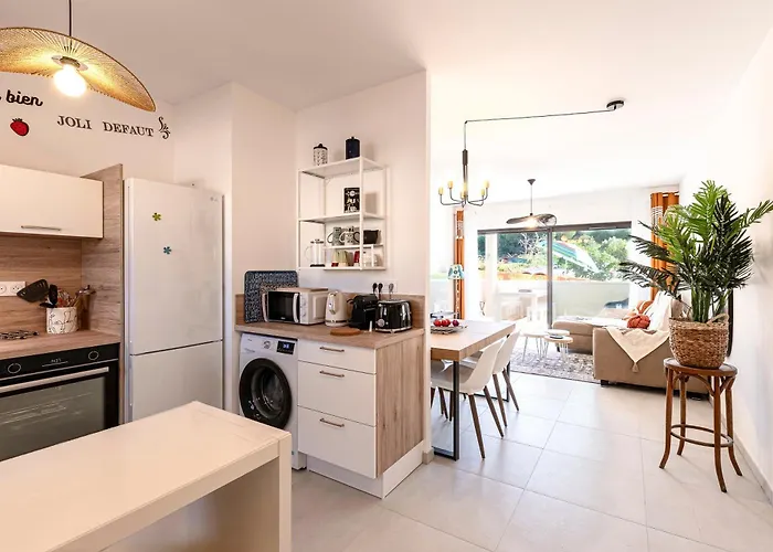 A Nepita - 150m De La Pietrosella